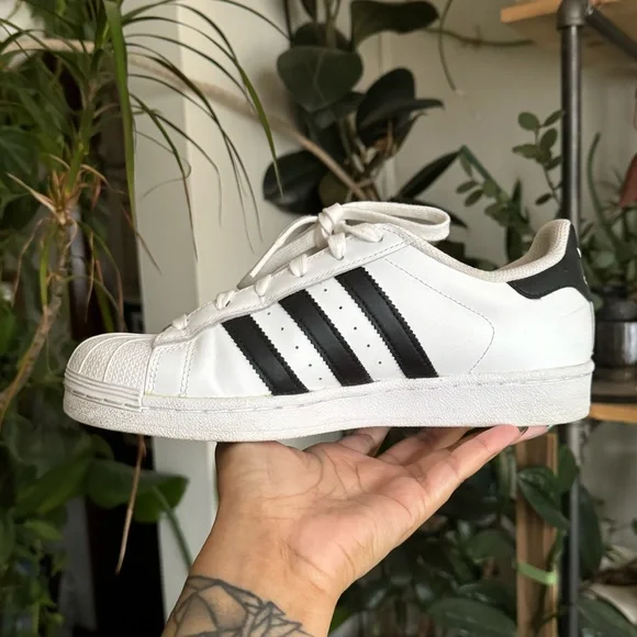 adidas superstar - size 7.5 - Picture 3 of 7